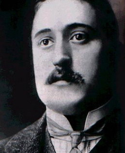 “Di tanto in tanto è bene fare una pausa nella nostra ricerca della felicità ed essere semplicemente felici.” (Guillaume Apollinaire)