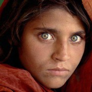 Volto di bimba con occhi verdi – Steve McCurry