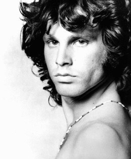 “Sorridi anche se il tuo sorriso è triste, perché più triste di un sorriso triste c’è la tristezza di non saper sorridere.” (Jim Morrison)